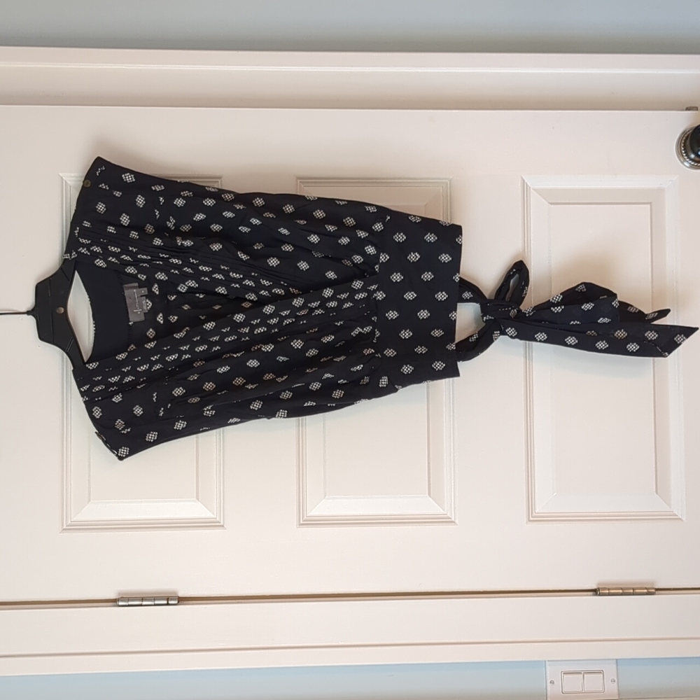Sleeveless blouse